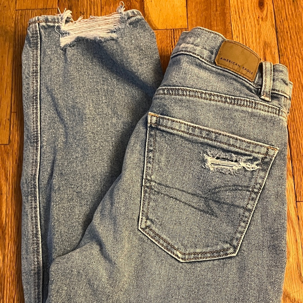 American Eagle Outfitters- Highly Distressed, Baggy Straight Jeans- size 000s